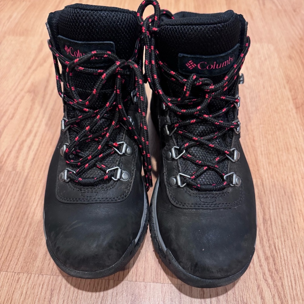 Columbia Newton Ridge Plus Black Women's Waterproof Hiking Boots 7.5